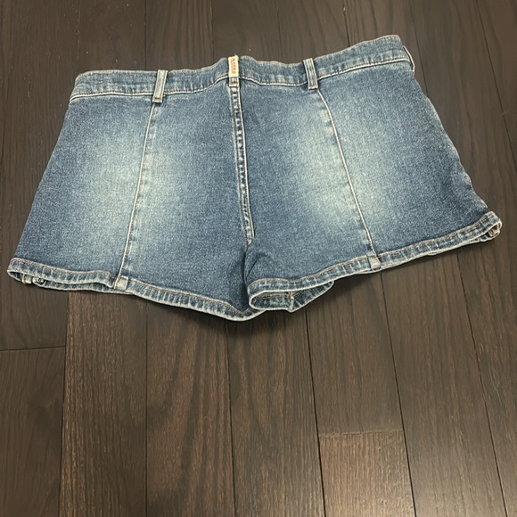 *2 items for $20* like new Guess Jean shorts - Picture 2 of 3